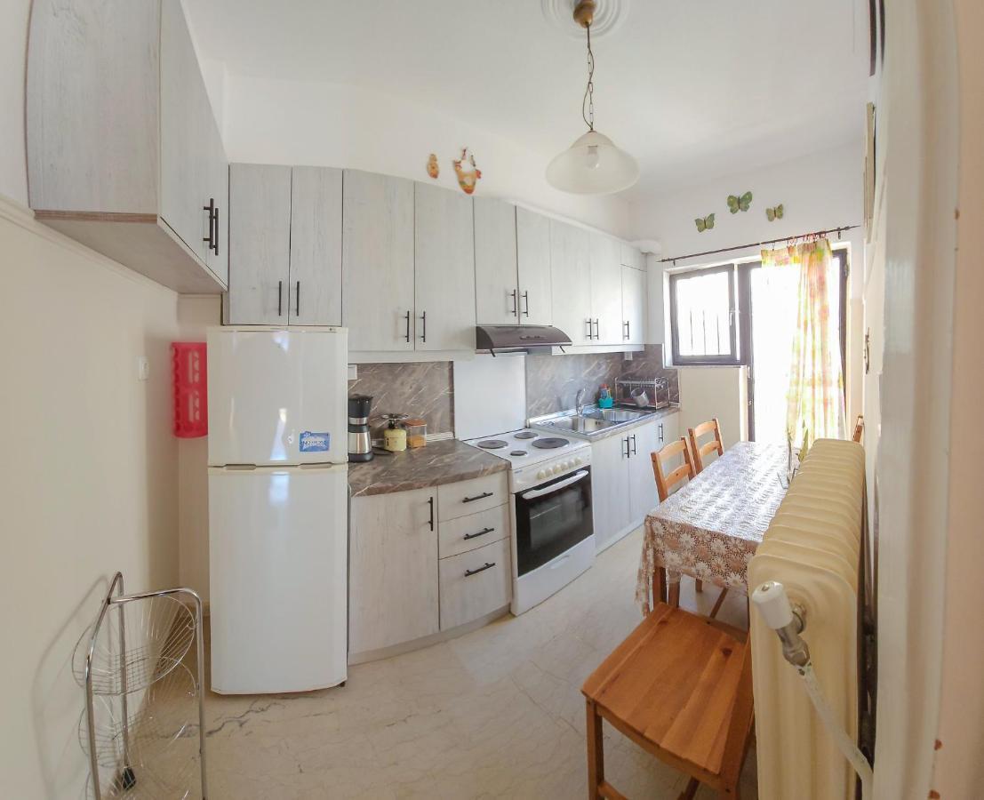 Apartment Like Homeretro *